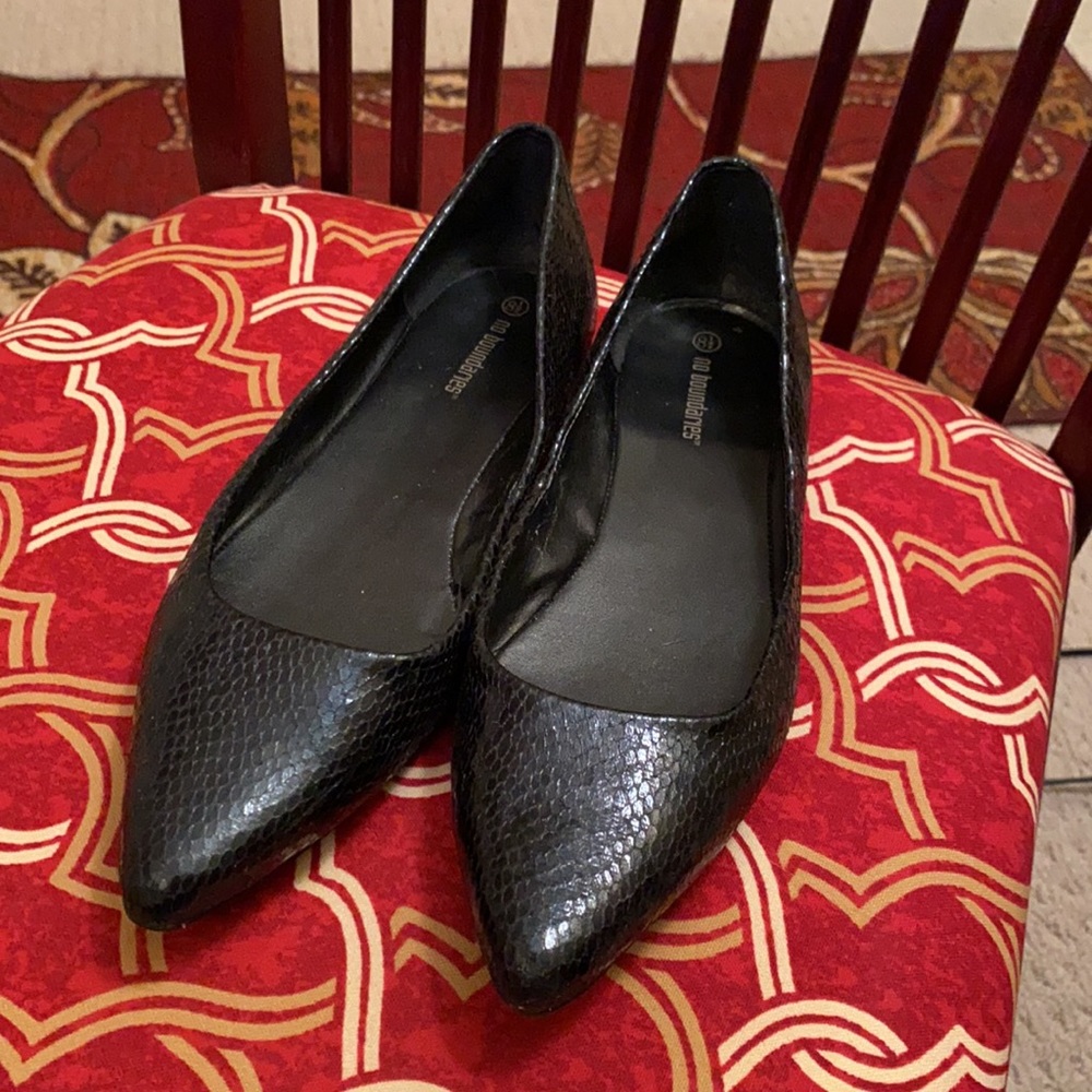 Shoes - Picture 6 of 9